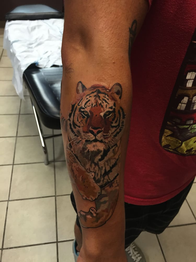 iron bette tattoo parlor 25 photos piercing 2850 iron bette tattoo parlor 25 photos piercing 2850