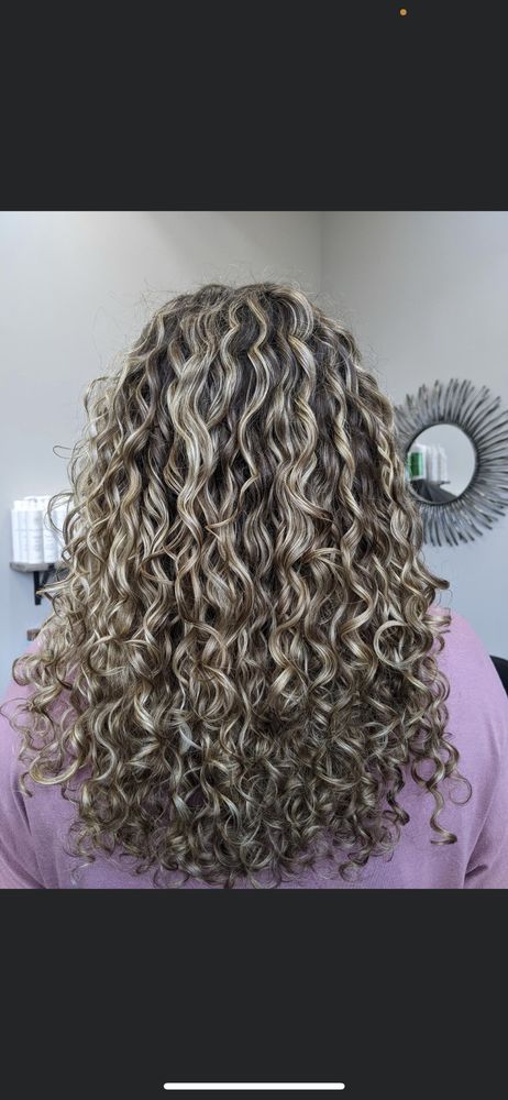 CurlsbyNicole