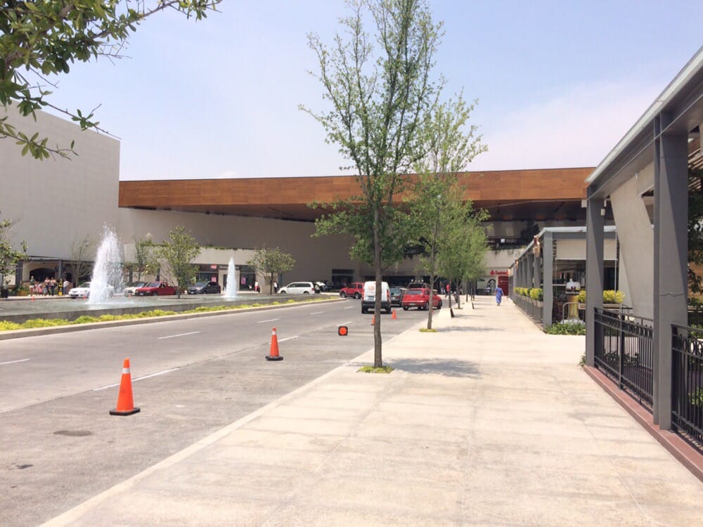 Plaza Mayor - 39 Photos & 21 Reviews - Shopping Centers - Blvd. Juan