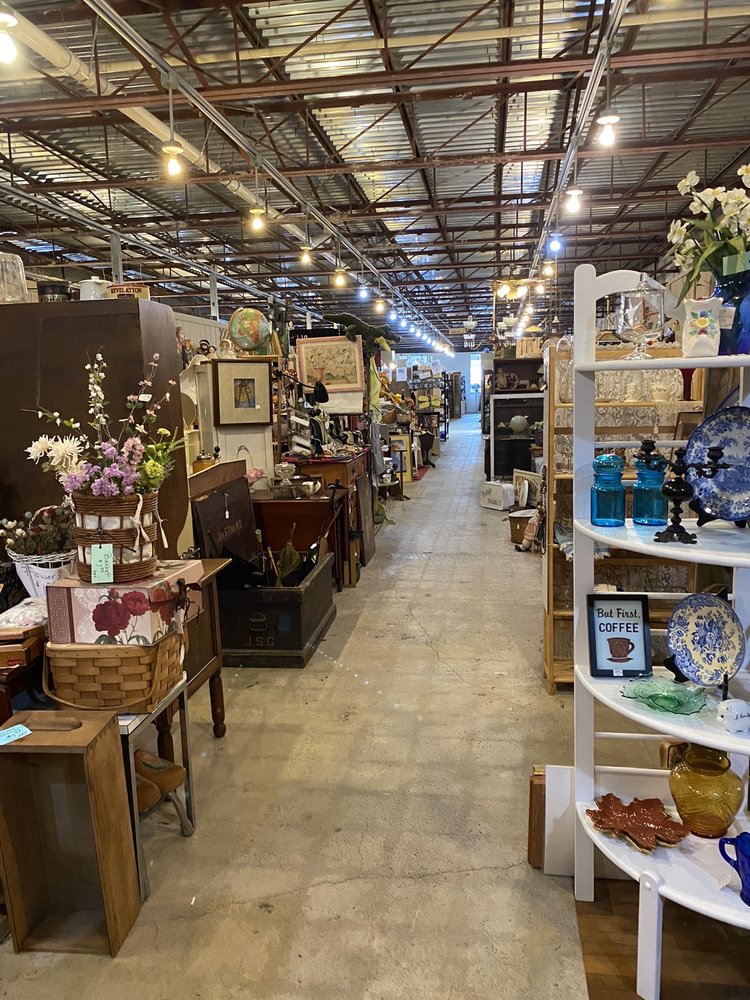 Charlie Browns Antiques & Used Furniture