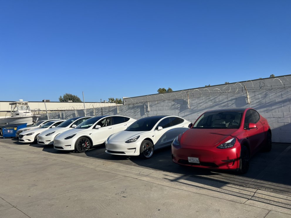 Huys Auto Body & Painting