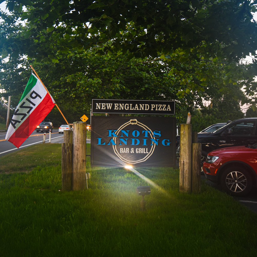 Knots Landing Bar & Grill