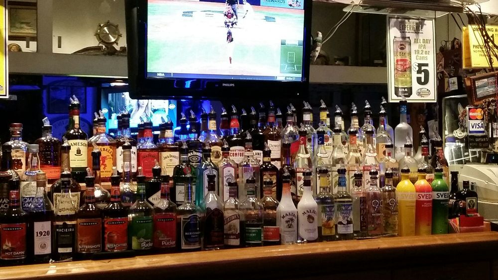 Captain Seaweeds 25 Photos & 62 Reviews Dive Bars 162 Ives St