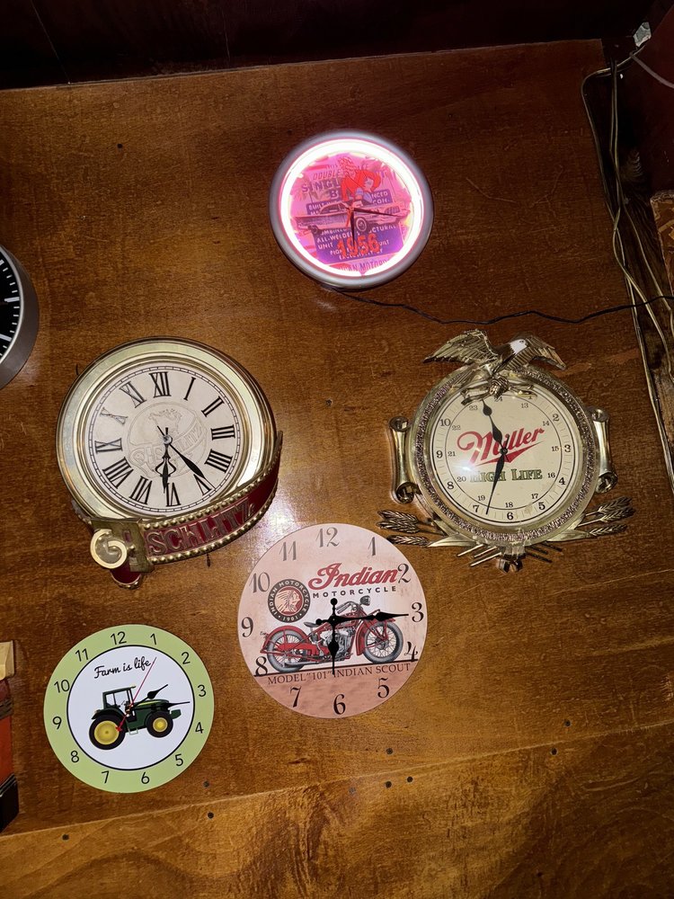 Watern' Hole & Feedbag Watern' Hole & Feedbag