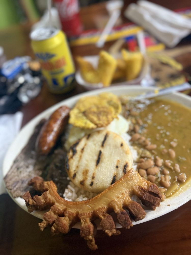 La Paisita Colombian Restaurant and Bakery Image