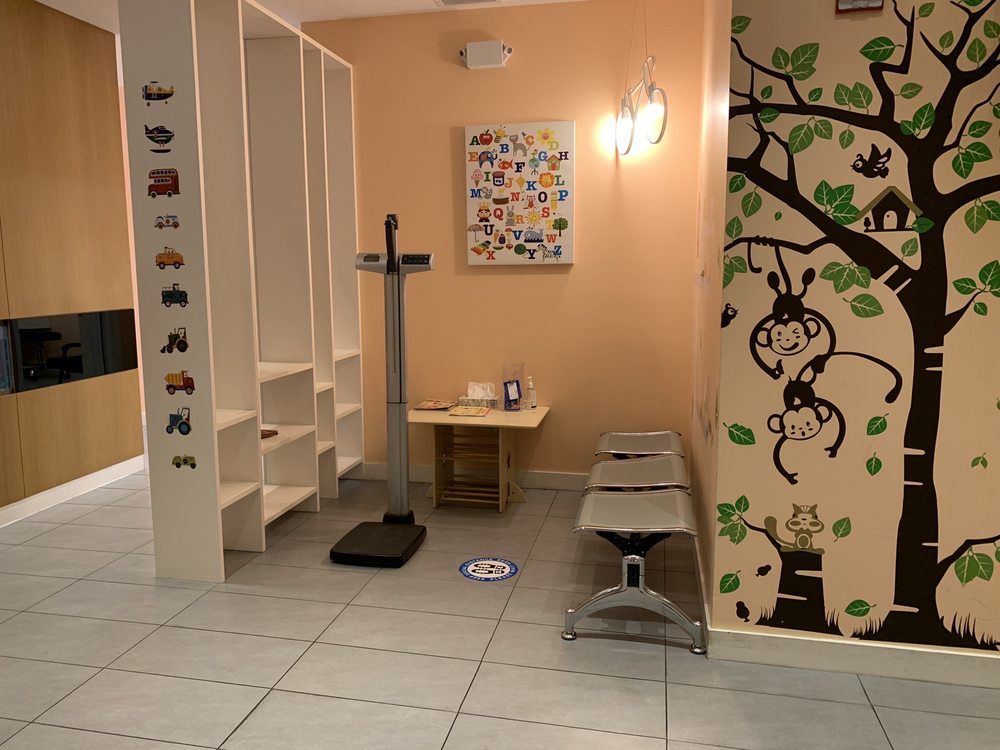 image of business Xinmei Li, MD