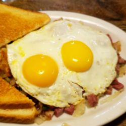 Lisbon Cafe 137 Photos 24 Reviews Breakfast Brunch 8518 W Photo Of Lisbon Cafe Milwaukee Wi United States The Corn Beef Hash