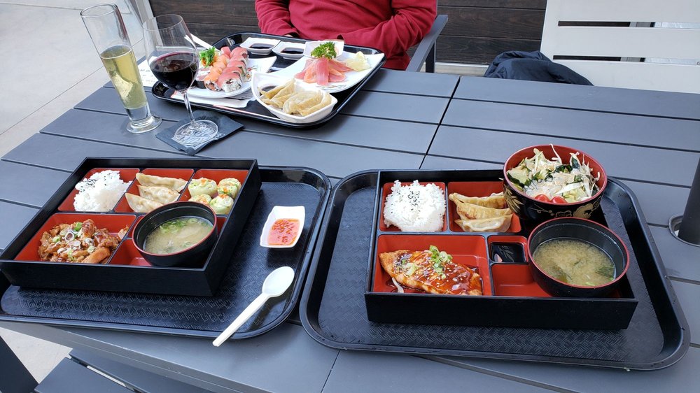 Daisuki Octagon Sushi