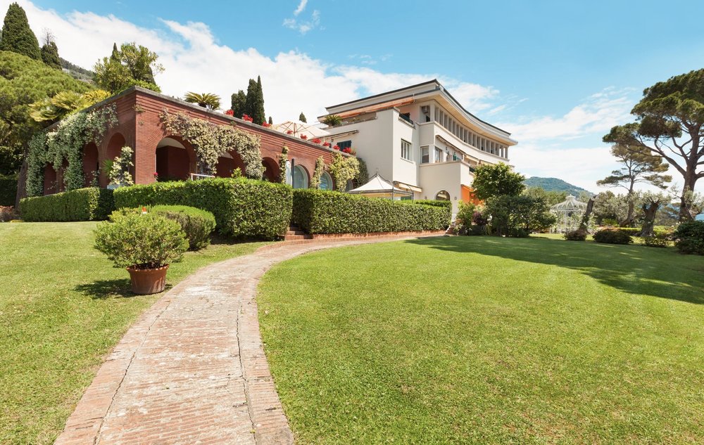 Refined Landscape & Design