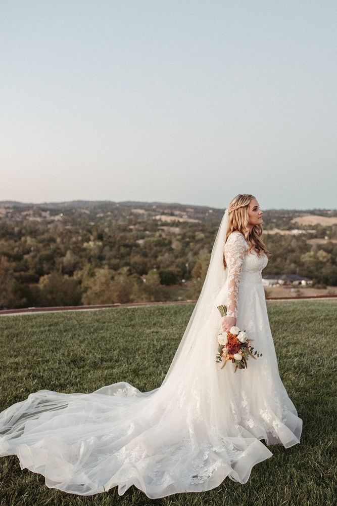 Hanh's Bridal Alterations & Dry Cleaner