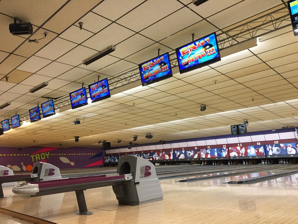 Bowling deals troy mi