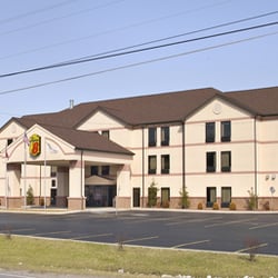 Super 8 By Wyndham Crossville Tn Hotels 2543 East 1st Street Photo Of Super 8 By Wyndham Crossville Tn United States