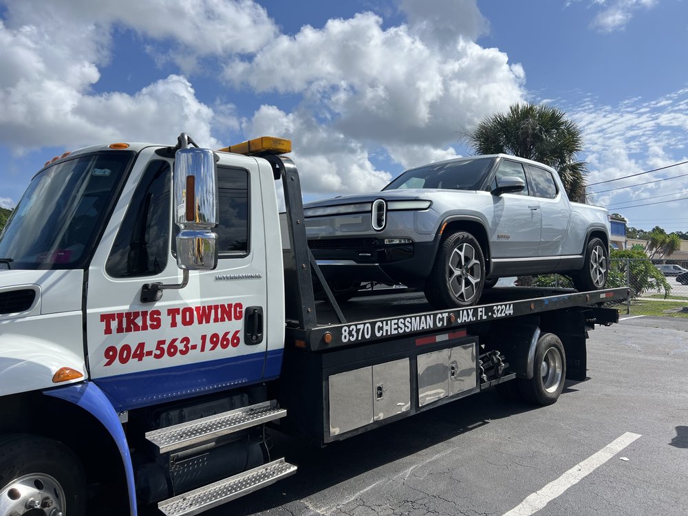 Tiki’s Towing
