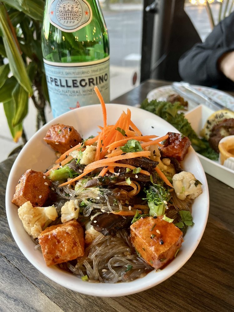 Arles & Boggs Vegan Eatery Arles & Boggs Vegan Eatery