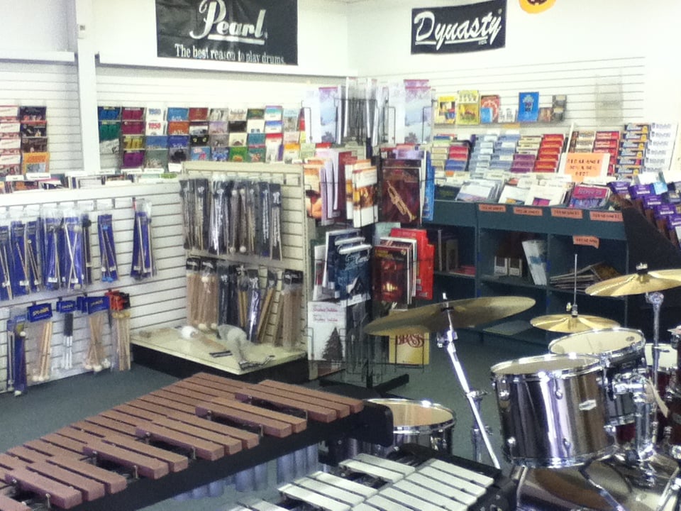 Quinlan & Fabish Music Company Musical Instruments & Teachers 3678