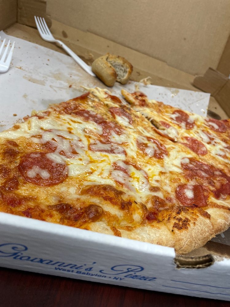 Giovanni's Pizza 