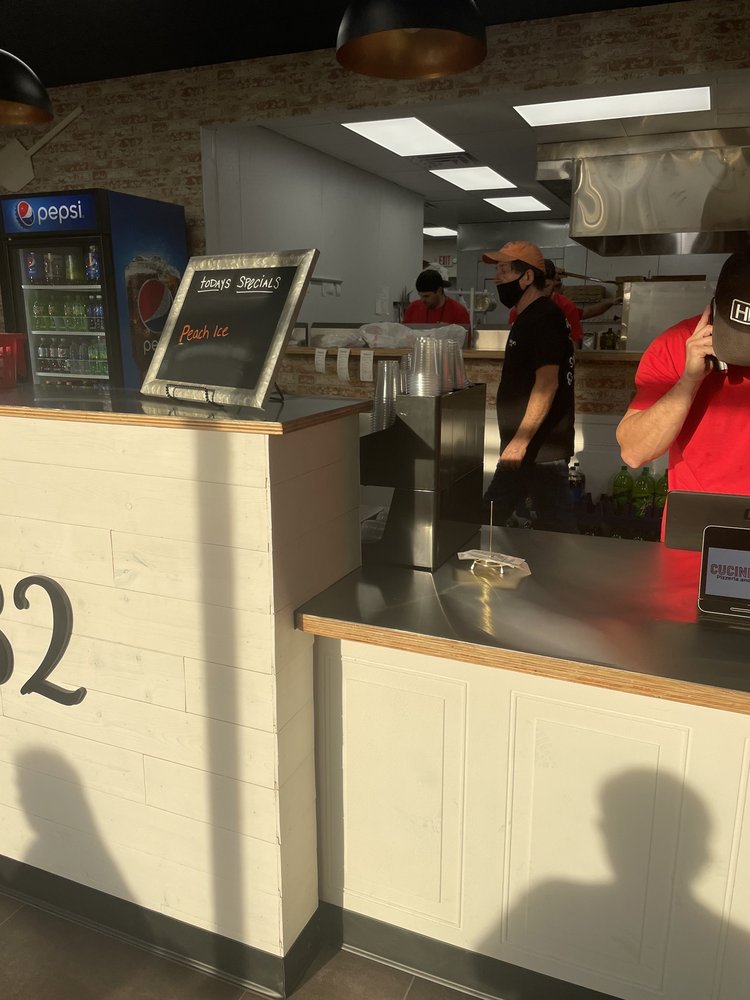 Cucinellas Pizzeria and Italian Ice