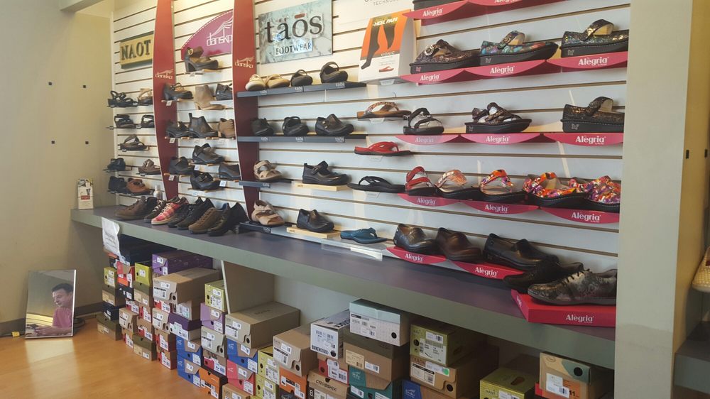 Sole Perfection Shoes 14 Photos Shoe Stores 1203 SE Everett Mall