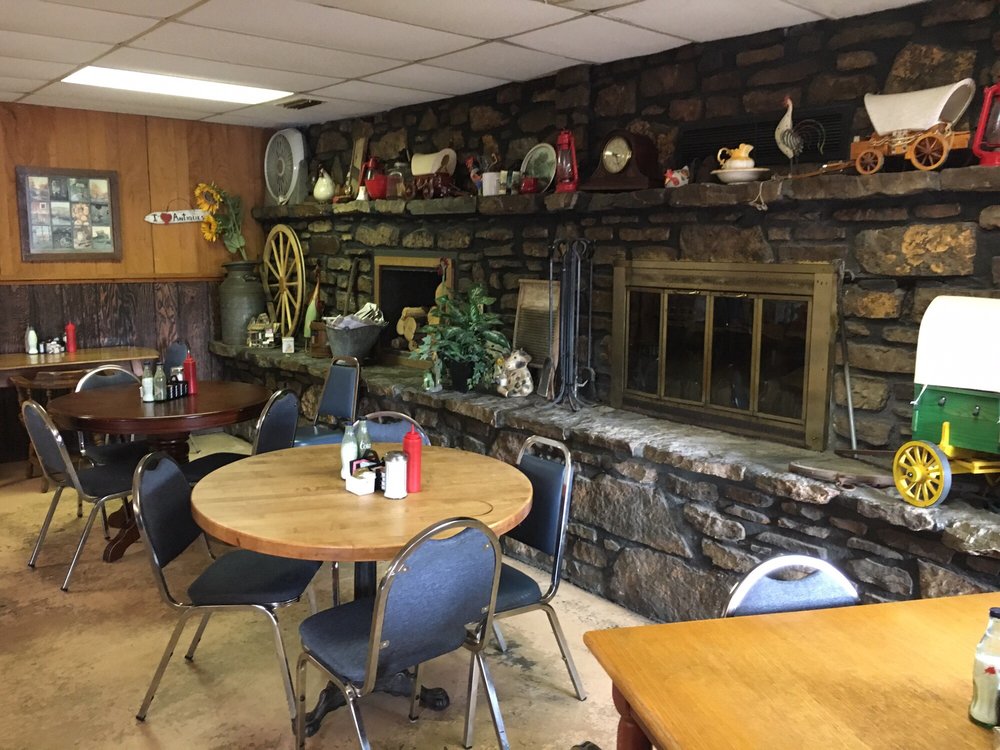 Wagon Wheel Country Cafe 20 Photos & 16 Reviews Cafes 4080 N