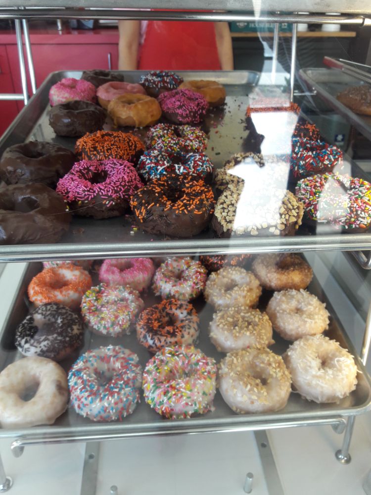 Donut Queen 26 Reviews Donuts 2650 Ventura Blvd, Camarillo, CA
