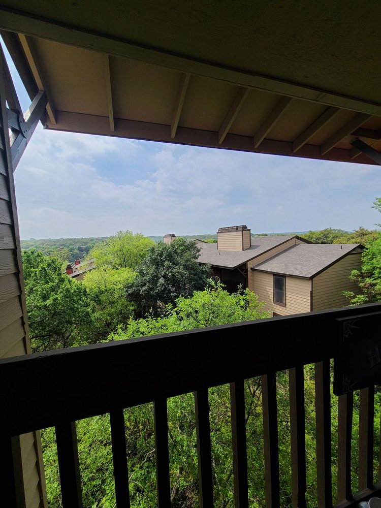 Tramor at the Hills