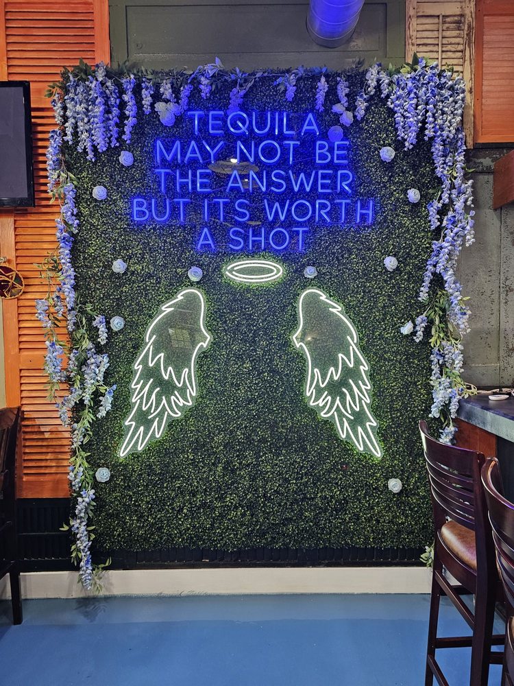 Los Muelles Mexican Seafood & Grill