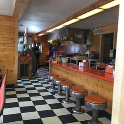 Julians Drive In Burgers 8190 Old Highway 50 Flora Il Photo Of Julians Drive In Flora Il United States Broad Red En