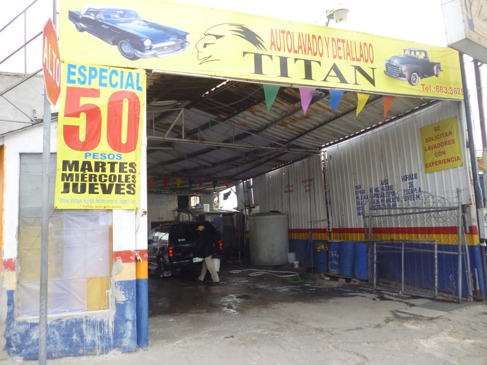 Auto Lavado el Titan Car Wash Calzada del Tecnologico 174, Mesa de