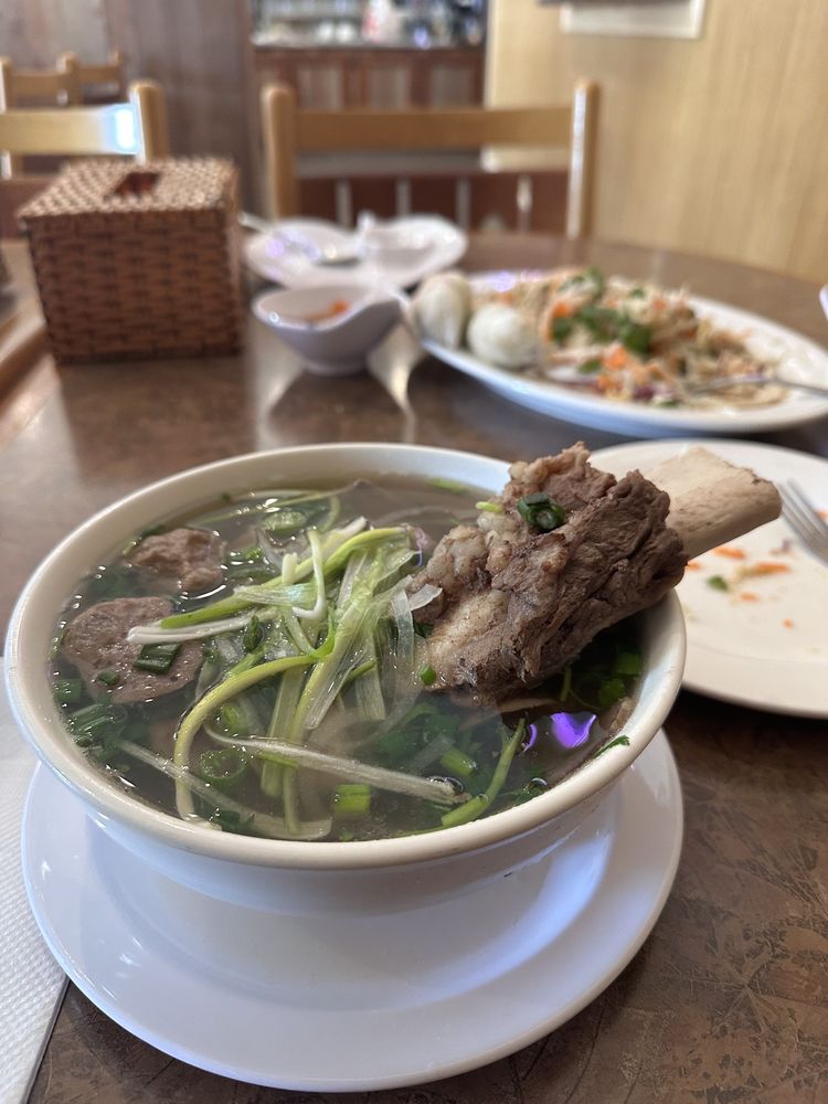 Pho Royal