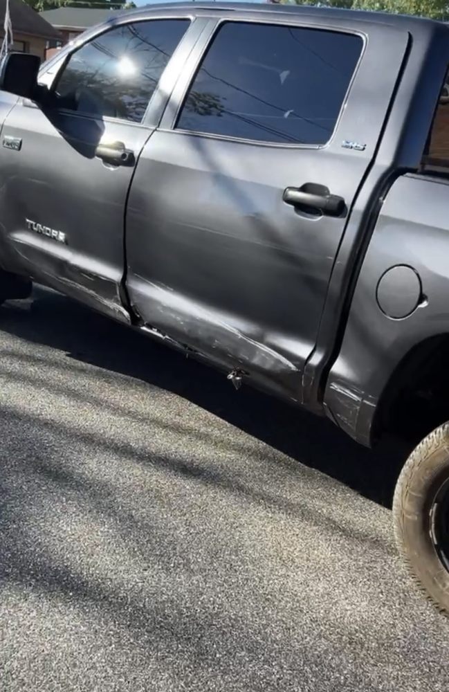 Vals auto body