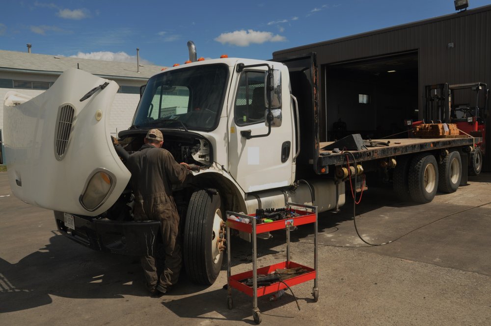 Ed's Truck Service