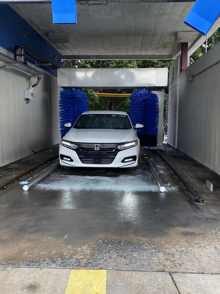 Mr Big's Super Carwash