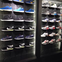 boutique nike sur les champs élysées boutique nike sur les champs élysées