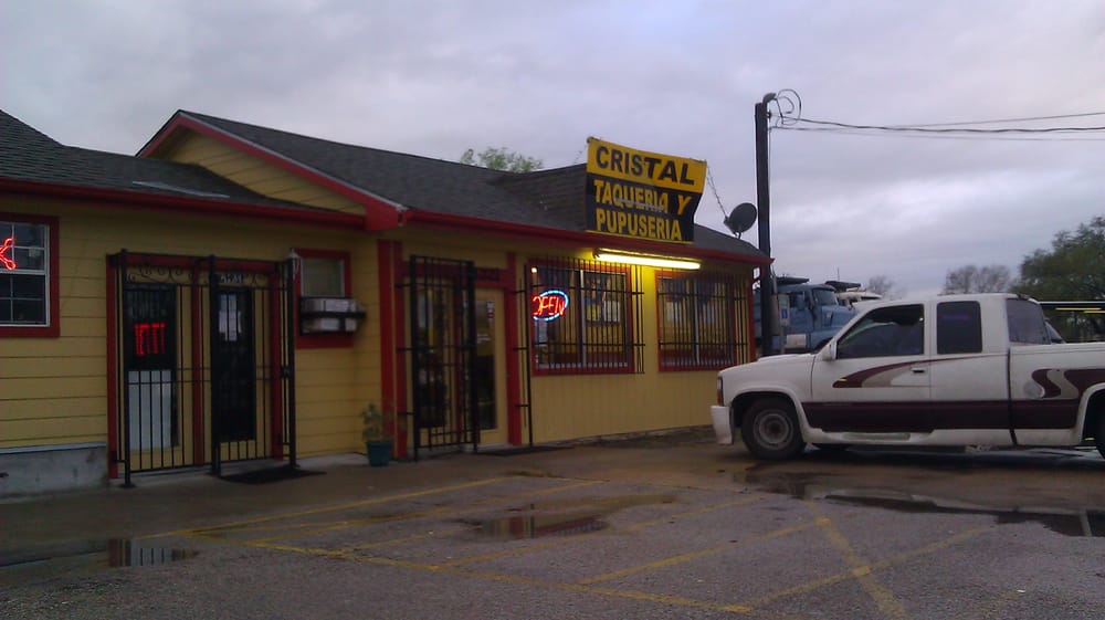 Cristal Taqueria y Pupuseria