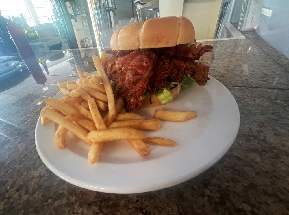 Golf Hammock Bar & Grill