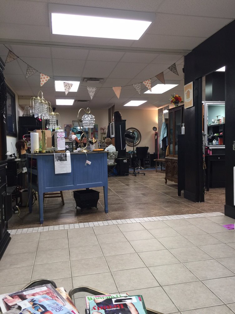 The Beehive Salon Image