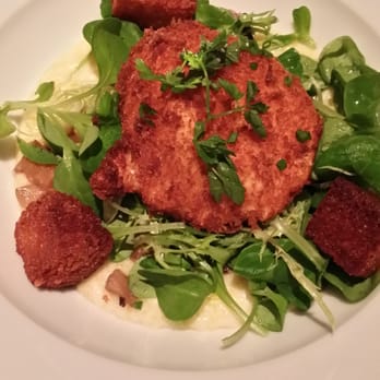 Crispy farm egg with grits