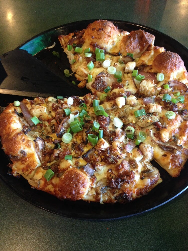 En Garlic With No Tomatoes Add Bacon Of Course Yelp Photo Of Round Table Lakewood Ca United States En Garlic