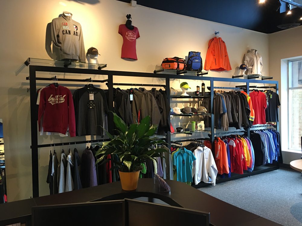 King's Display Rack & Mannequins