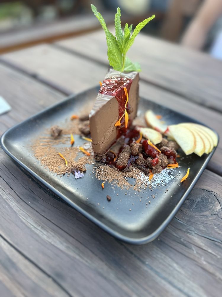 Mike's Cafe & Wine Bar