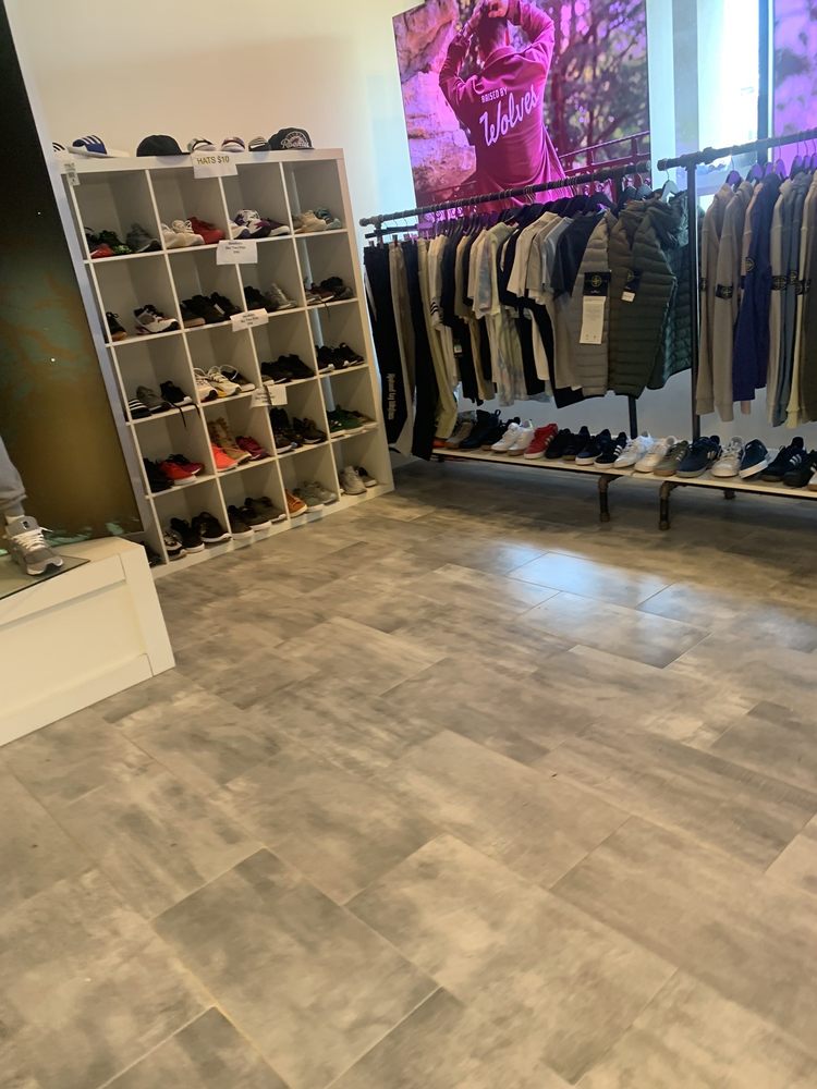 Sneaker Lounge