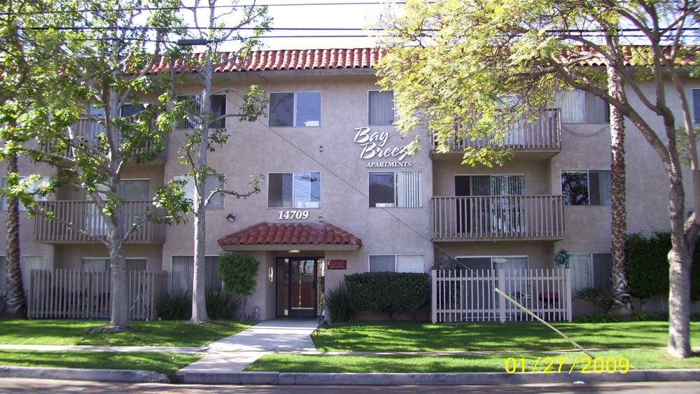 Bay Breeze Apartments