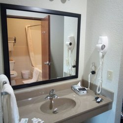 Altenhofen Inn Suites 16 Photos Hotels 1615 North St Photo Of Altenhofen Inn Suites Seneca Ks United States In Suite
