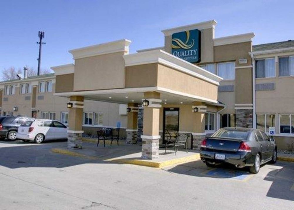 Quality Inn & Suites Des Moines Airport 18 Photos Hotels 5231