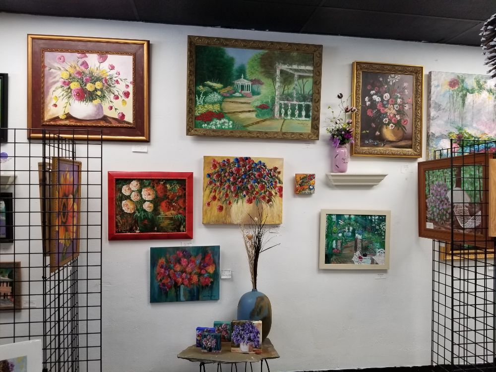 Art at 123  Gallery/Gifts