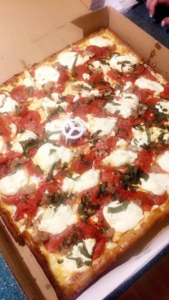 Montese Grandma Style San Marzano Plum Tomatoes Pepperoni