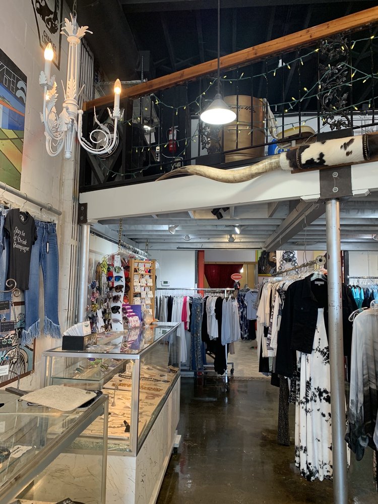Rochelle's Clothing & Accessories
