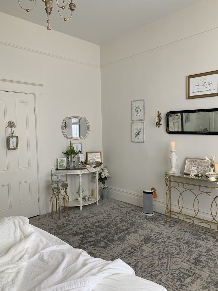 Fleur De Lis Massage & Bodywork