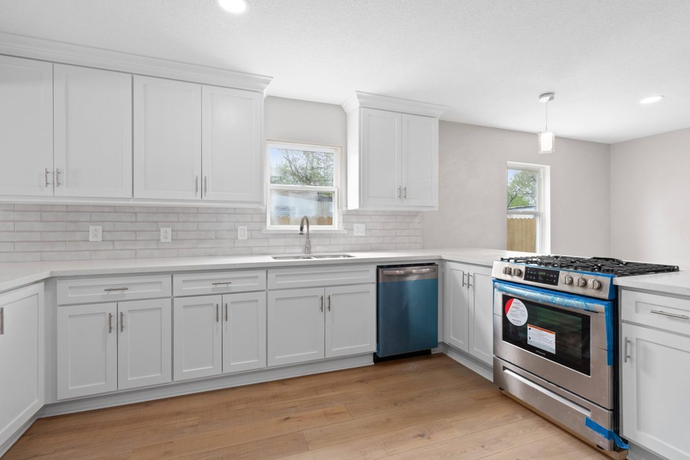 image of business J & J Flooring And Carpet Supplies