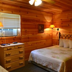 Pinewood Cabins 102 Photos Vacation Rentals 103 W Washington